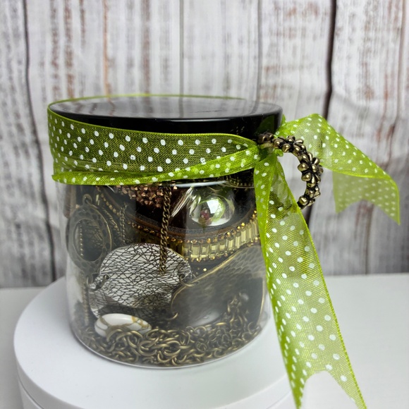 Mystery Treasure 12 oz Jar - Lot 0259 - Picture 3 of 7